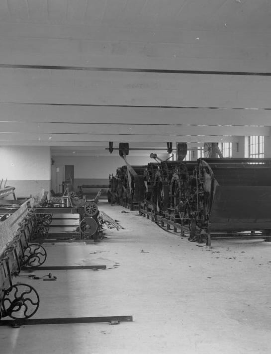Textile_machinery_at_Cambrian_Factory,_Llanwrtyd_(1293993)